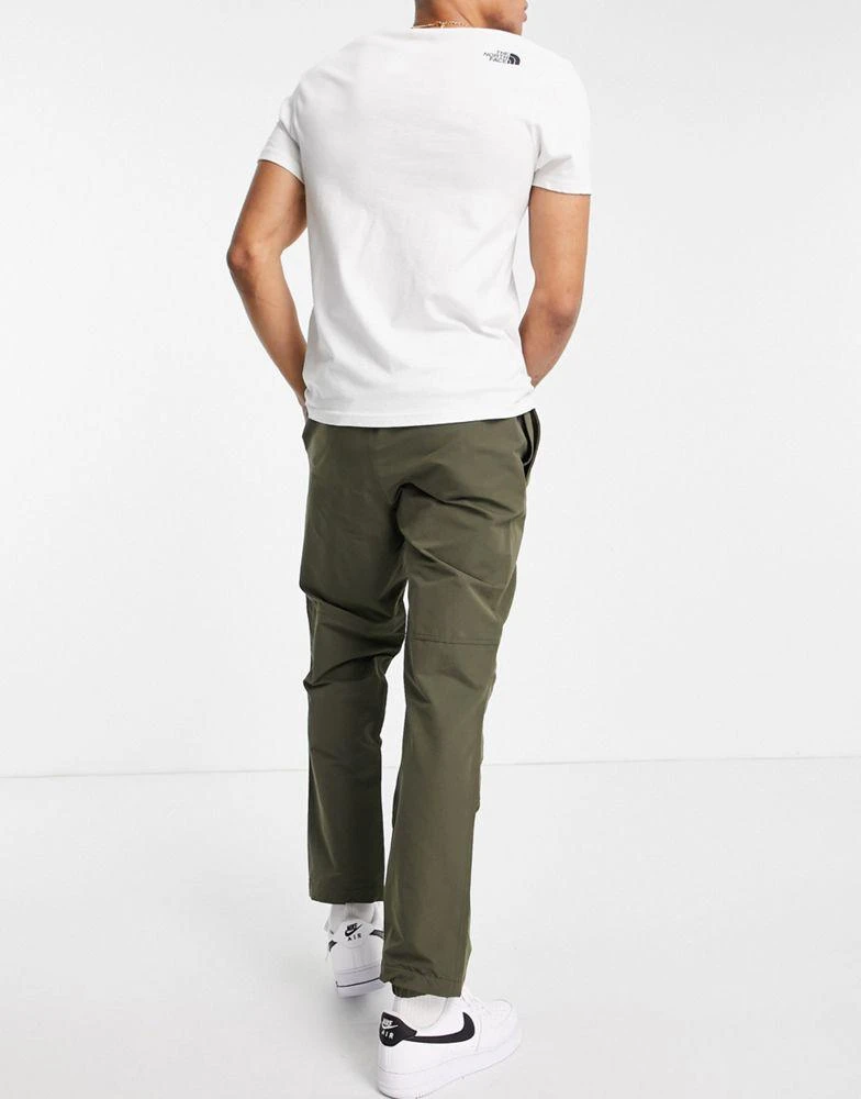 商品The North Face|The North Face Woven pull on trousers in green,价格¥716,第2张图片详细描述