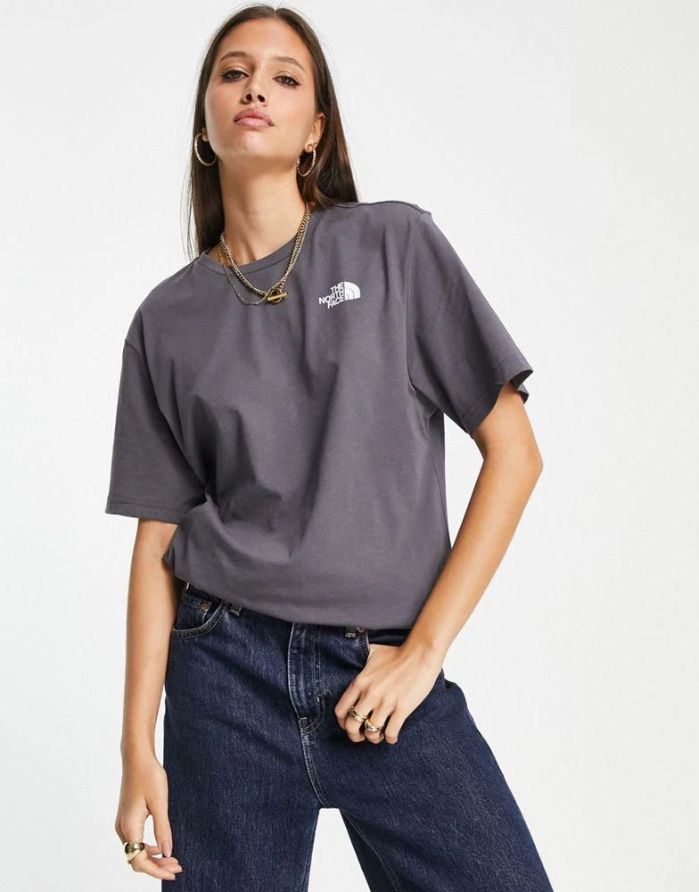 商品The North Face|The North Face Leaves Graphic back print boyfriend fit t-shirt in grey Exclusive at ASOS,价格¥220,第2张图片详细描述