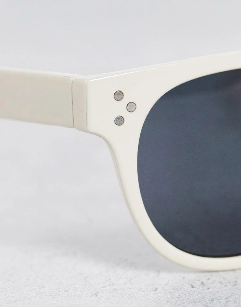 商品ASOS|ASOS DESIGN round sunglasses with smoke lens in ecru - BEIGE,价格¥49,第3张图片详细描述