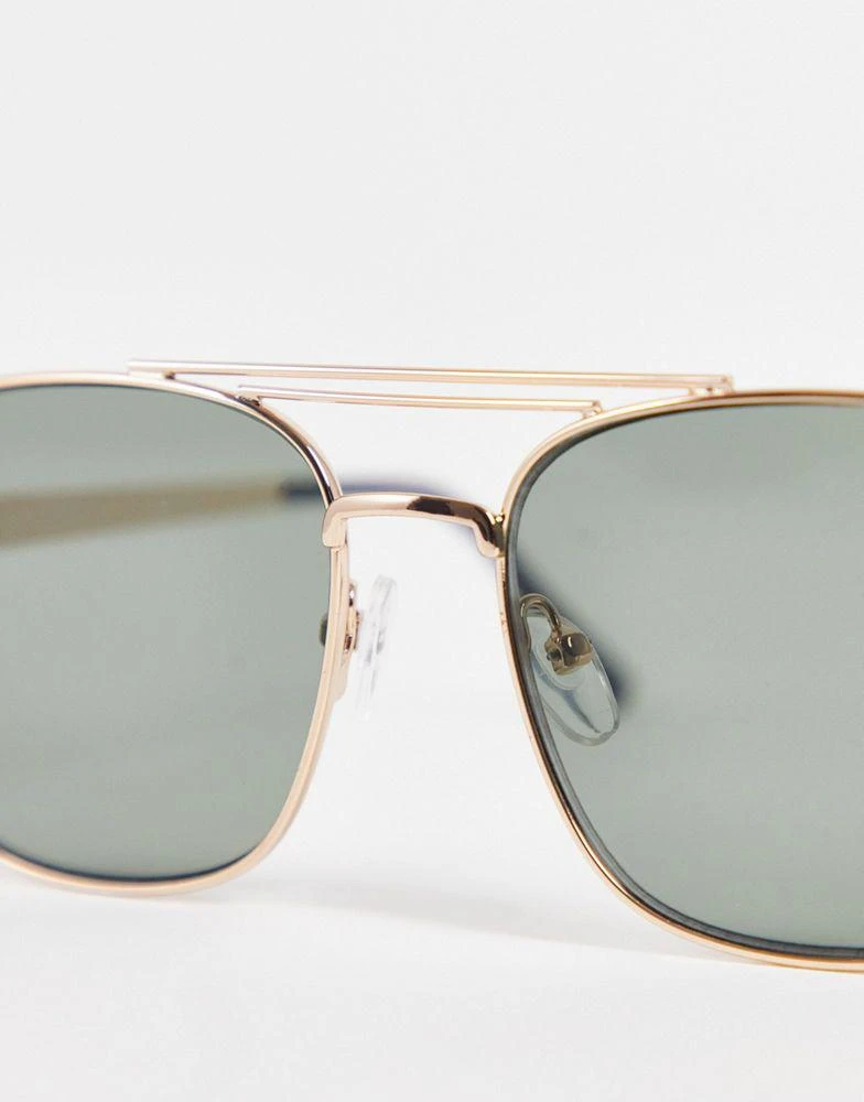 商品ASOS|ASOS DESIGN 70s aviator sunglasses in gold metal with retro lens and brow bar detail,价格¥148,第3张图片详细描述