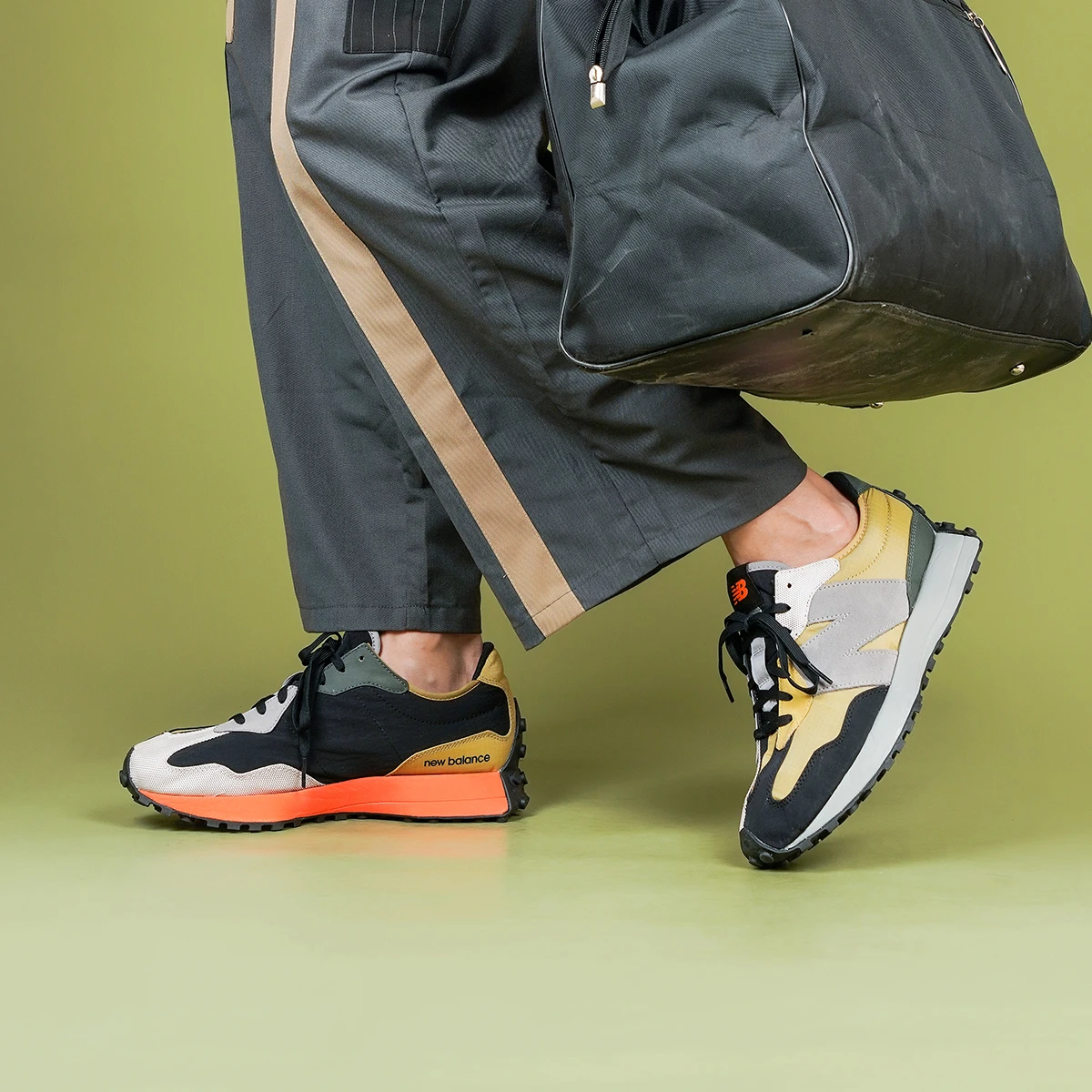 商品[国内直发] New Balance|[预售3天]NB 327 复古 舒适 反毛皮织物合成革减震防滑耐磨 低帮跑步鞋 男女同款 灰橙拼接鸳鸯,价格¥1255,第9张图片详细描述