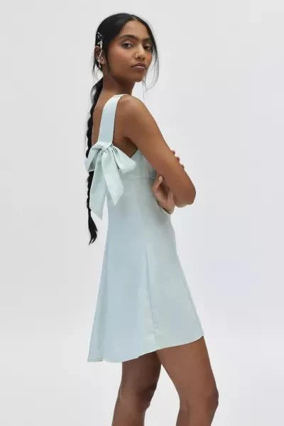 商品Urban Outfitters|UO Bri Double Bow Sleek Satin Mini Dress,价格¥153,第4张图片详细描述