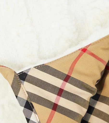 商品Burberry|婴幼儿 — 抓绒童帽与便鞋套装,价格¥1661,第2张图片详细描述