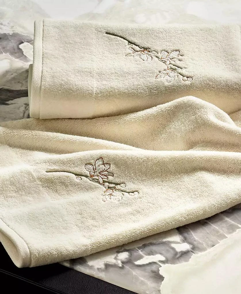 商品Boss Home|Almond Flowers Embroidered Cotton Bath Towel, 28" x 55",价格¥589,第3张图片详细描述