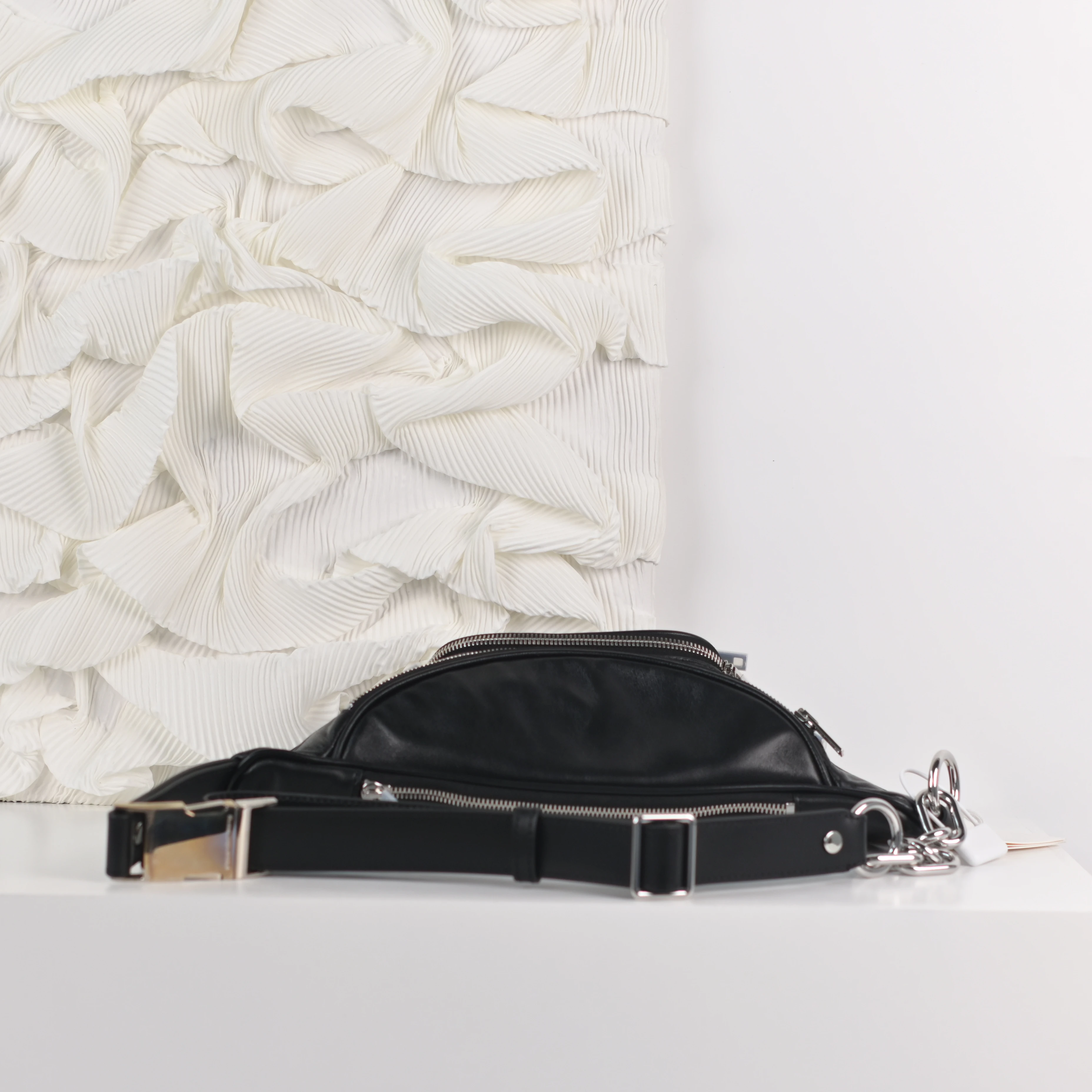 ALEXANDER WANG 黑色女士腰包 2030P0073C-001  23*12*9cm 商品