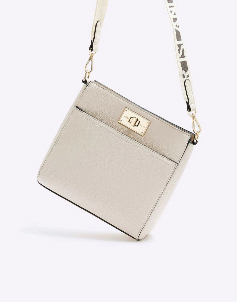 商品River Island|River Island Lock messenger cross body bag in cream,价格¥292,第4张图片详细描述