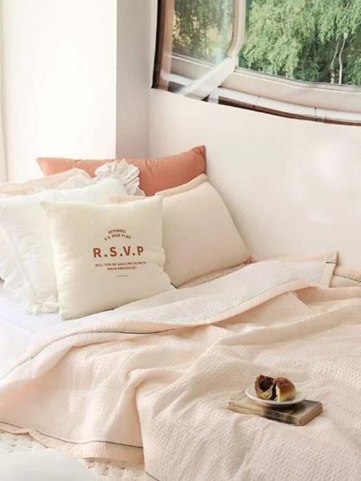 商品BELLELIFE|Honey Seersucker Summer Quilted Comforter,价格¥1349,第5张图片详细描述