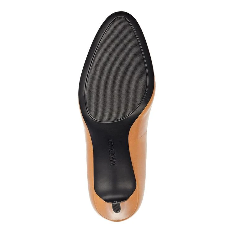 商品Nine West|Handjive Round Toe Pumps,价格¥585,第4张图片详细描述