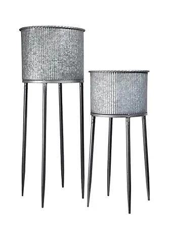 商品Urban Trends Collection|Trends Collection Metal Round Planter With Twisted Rim Mouth Corrugated Design Body And Quadpod Stand Galvanized Finish Gray   Set Of Two,价格¥1415,第1张图片