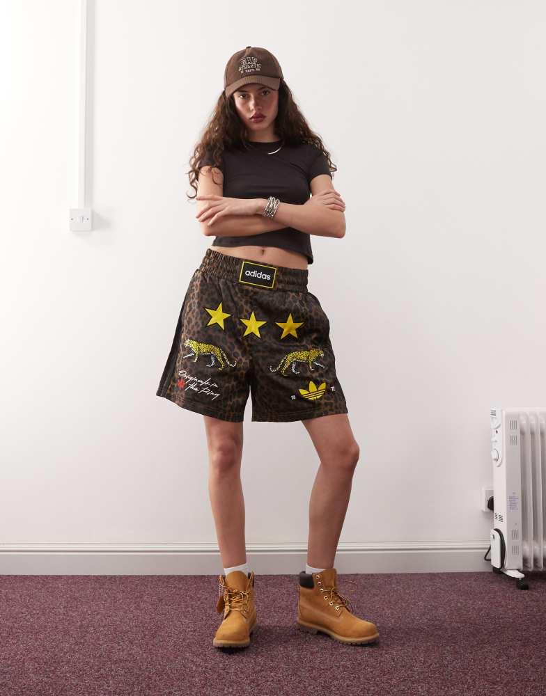 Adidas adidas Originals boxing shorts in leopard print - Shorts