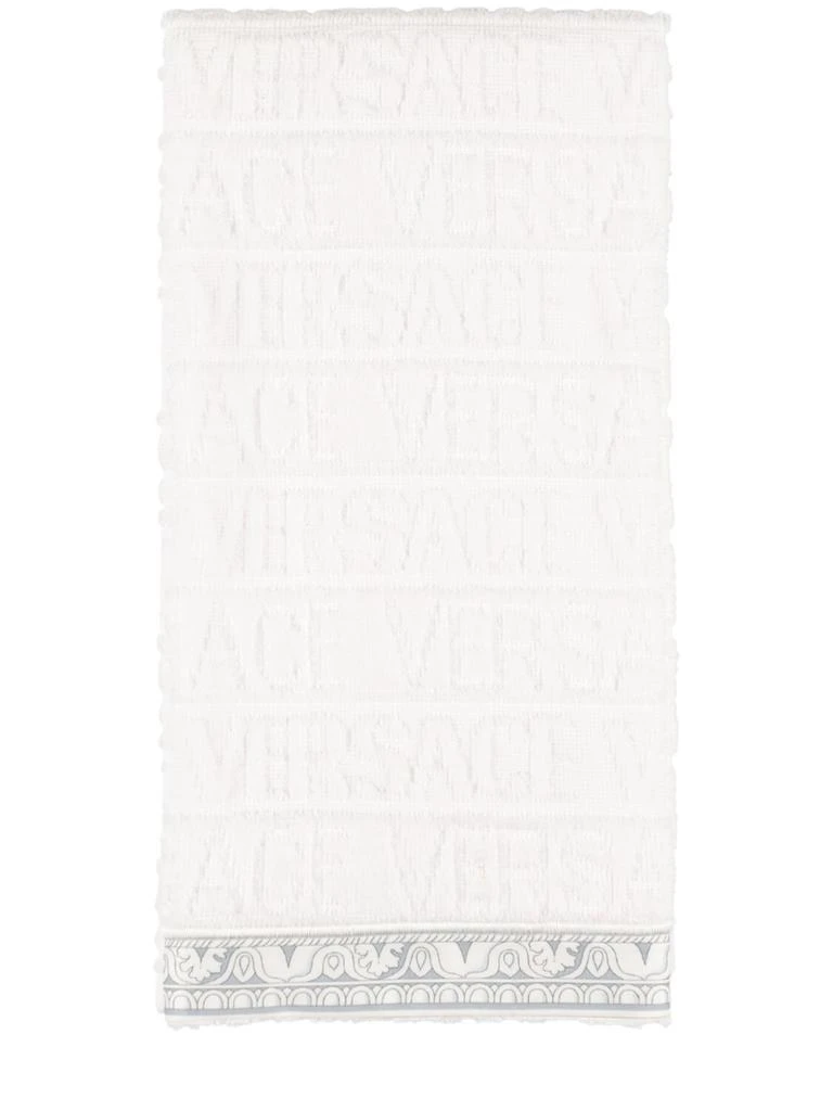 商品Versace|I Heart Baroque Bath Towel,价格¥578,第1张图片