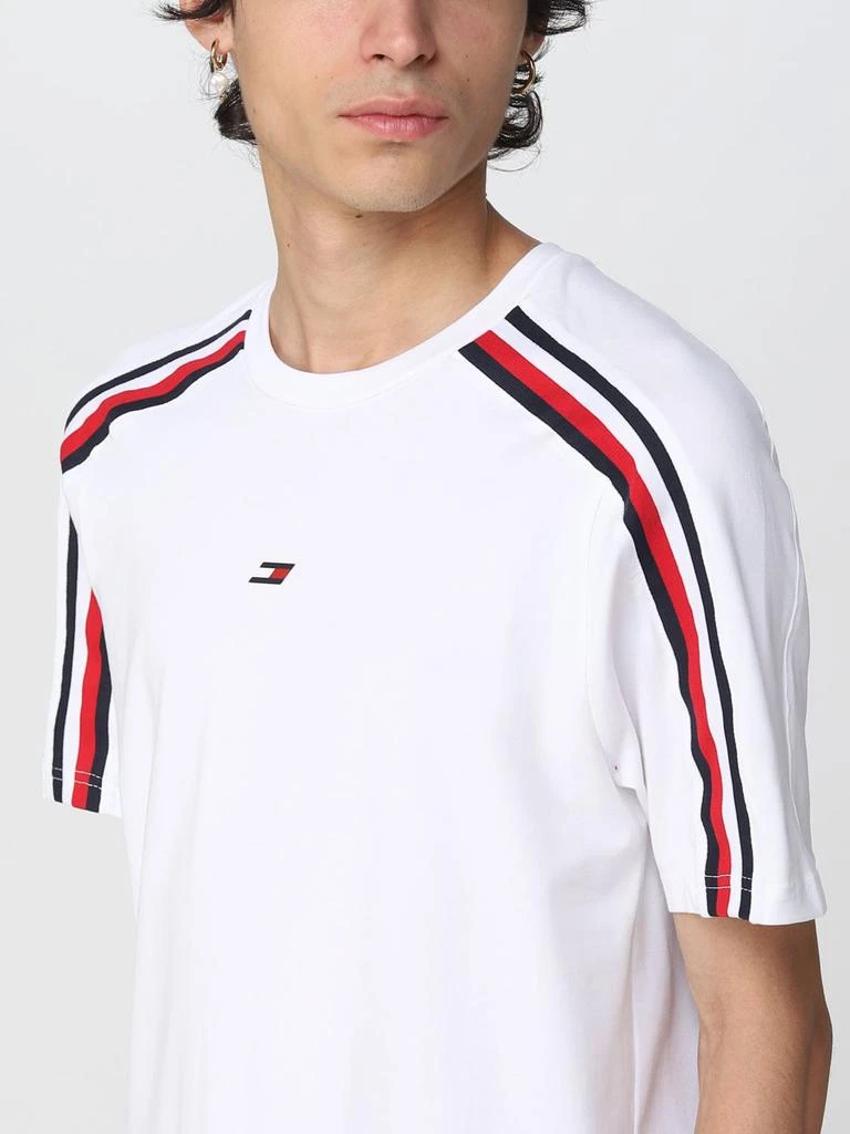 商品Tommy Hilfiger|Tommy Hilfiger t-shirt with striped bands,价格¥403,第3张图片详细描述