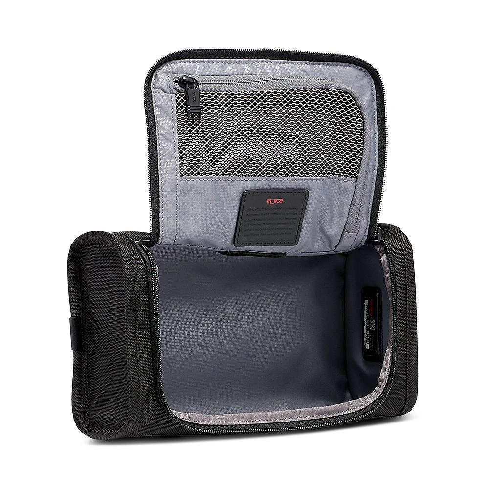 Alpha 3 Travel Toiletry Kit 商品