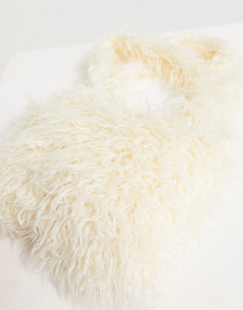 商品ASOS|ASOS DESIGN mini tote bag in natural long faux fur,价格¥89,第4张图片详细描述