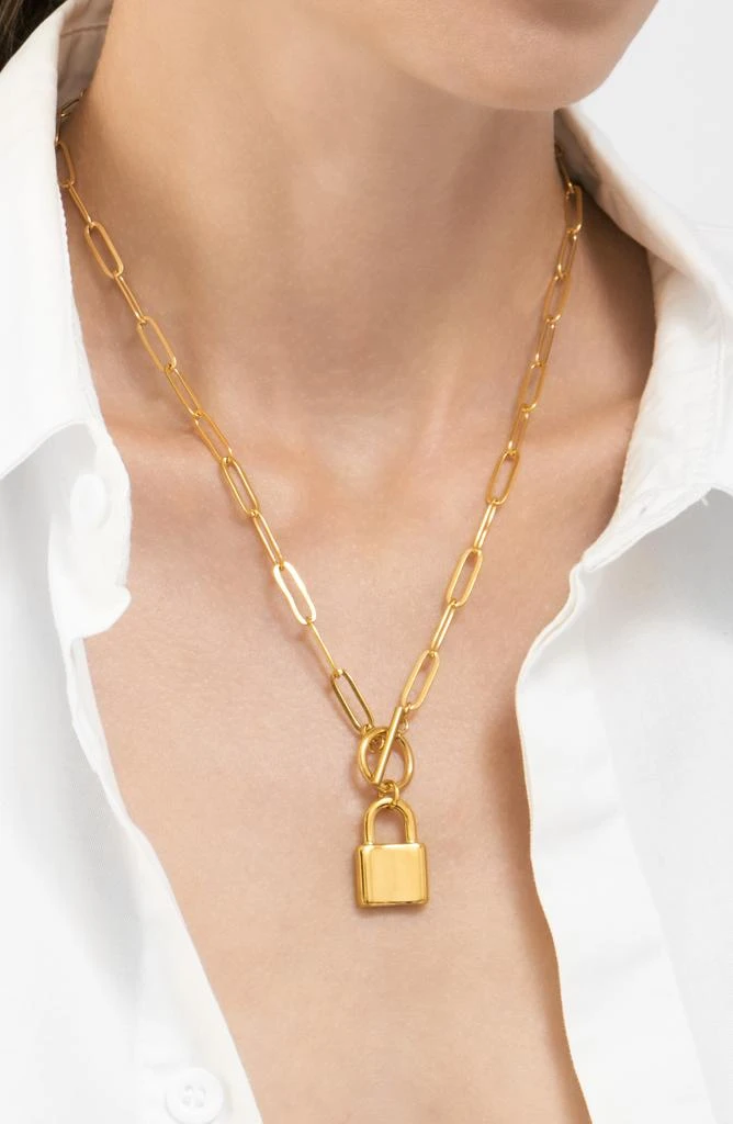 商品ADORNIA|14K Gold Plated Water Resistant Paper Clip Chain Lock Toggle Necklace,价格¥210,第2张图片详细描述