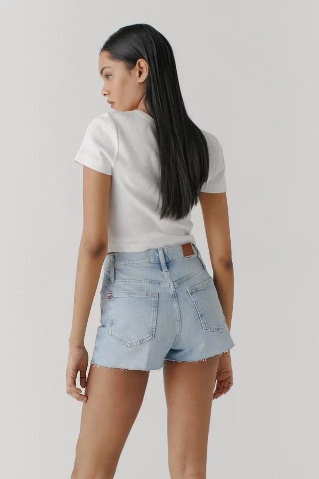 商品Urban Outfitters|BDG High-Waisted Denim Short — Light Wash,价格¥38,第2张图片详细描述