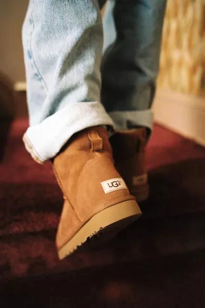 商品UGG|UGG Classic Mini Boot,价格¥1209,第2张图片详细描述