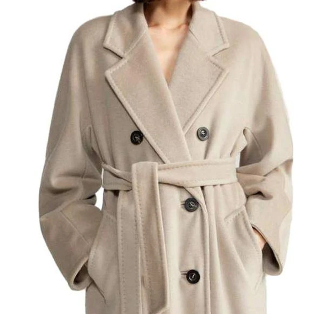 商品[国内直发] Max Mara|[预售3天]Madame系列 101801 经典款双面毛呢宽松排扣大衣 女款 浅米色,价格¥15245,第6张图片详细描述
