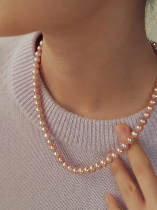 商品Tatiana|Natural Violet Freshwater Pearl Necklace,价格¥896,第2张图片详细描述