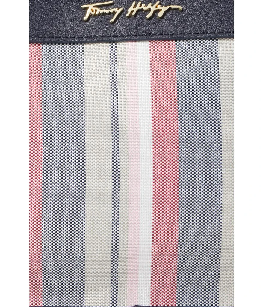 商品Tommy Hilfiger|Quinn-Convertible Crossbody-Stripe,价格¥329,第4张图片详细描述