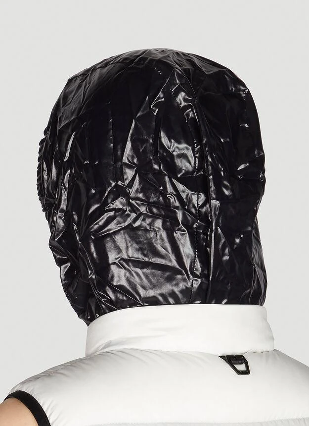 商品Moncler|Cenis Sleeveless Down Jacket in White,价格¥8164,第5张图片详细描述