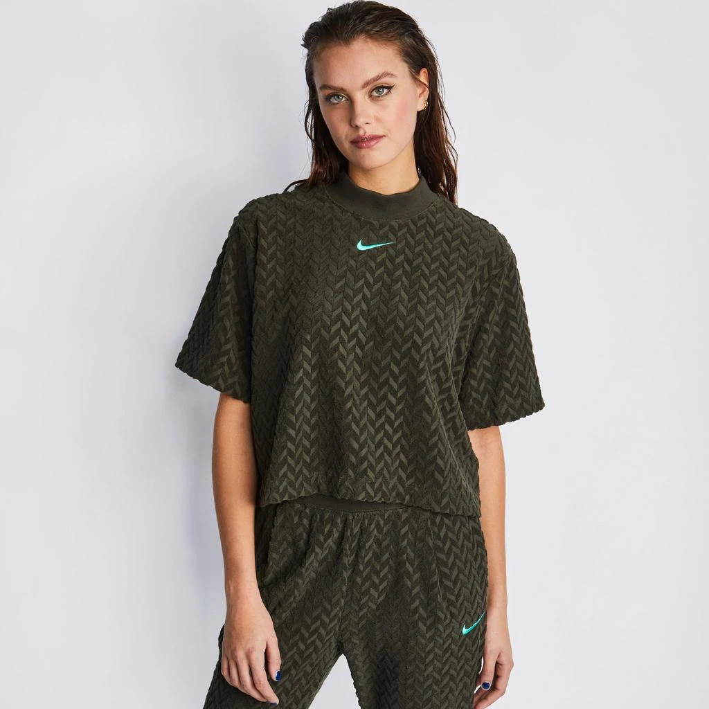 商品NIKE|Nike Essentials - Women T-Shirts,价格¥441,第1张图片