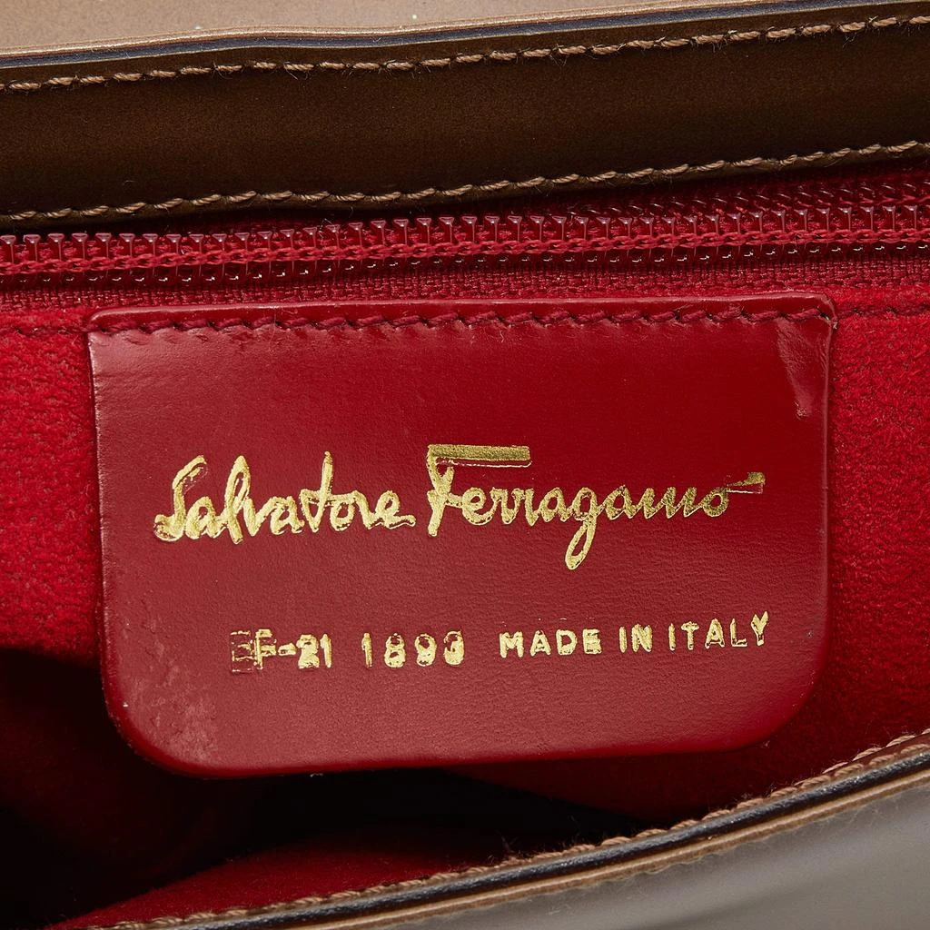 Salvatore Ferragamo Dark Beige Patent Leather Link Chain Shoulder Bag 商品