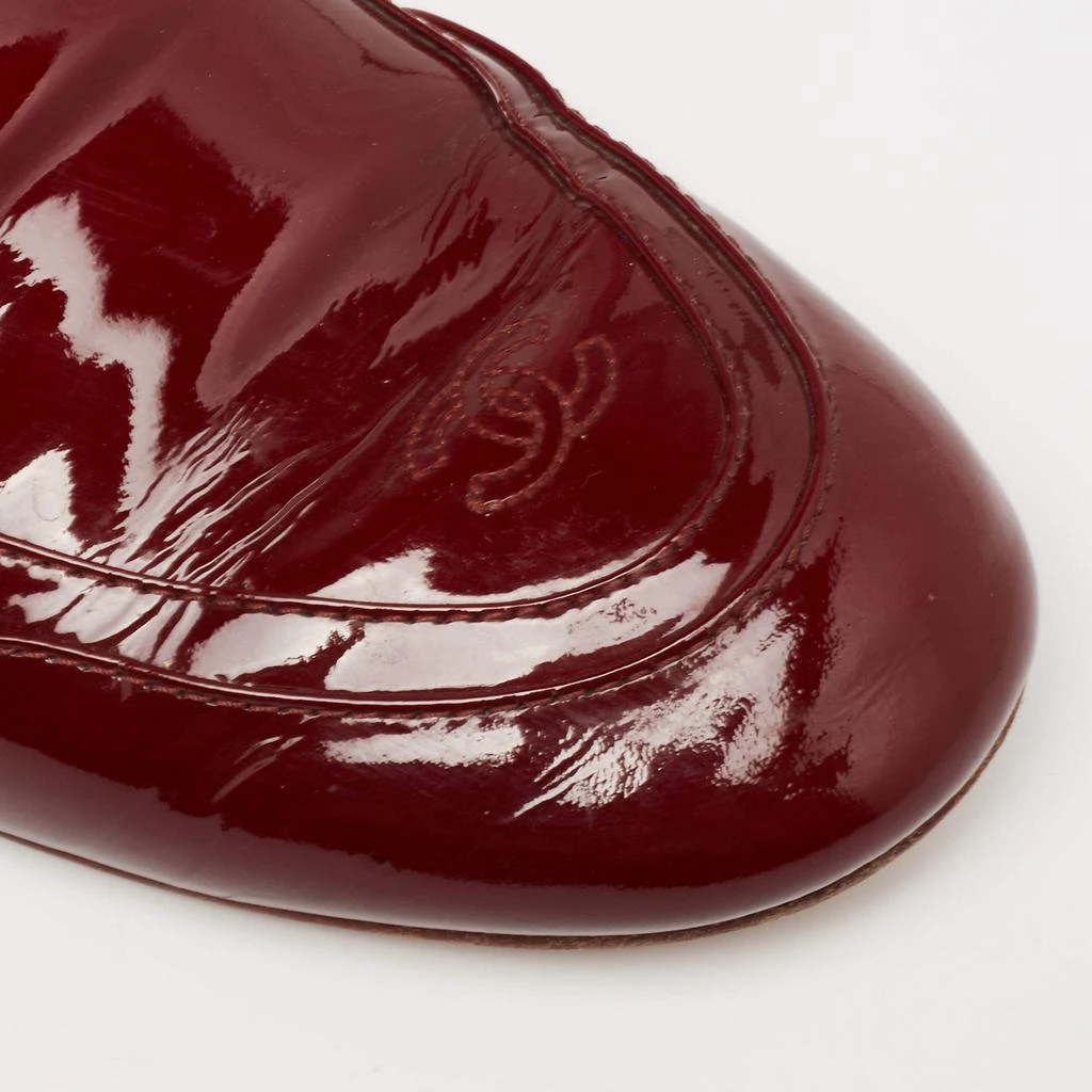 Chanel Burgundy Patent Leather CC Loafers Size 39.5 商品