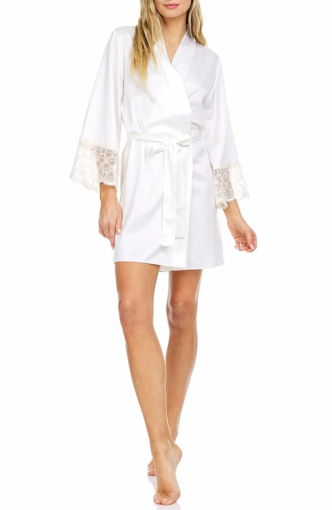 Kit Matte Cover-Up Robe 商品