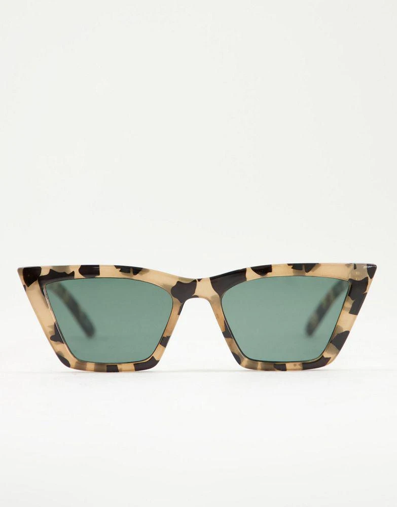 商品ASOS|ASOS DESIGN pointy square cat eye sunglasses in milky tort with g15 lens,价格¥73,第4张图片详细描述