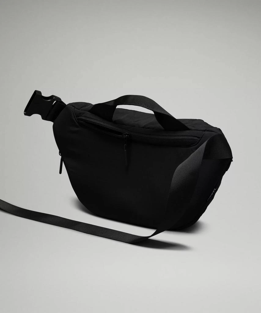 商品Lululemon|Curved Crossbody Bag 3L,价格¥633,第4张图片详细描述