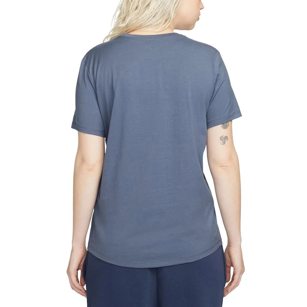 商品NIKE|Women's   Sportswear Club Essentials   T-Shirt,价格¥226,第3张图片详细描述