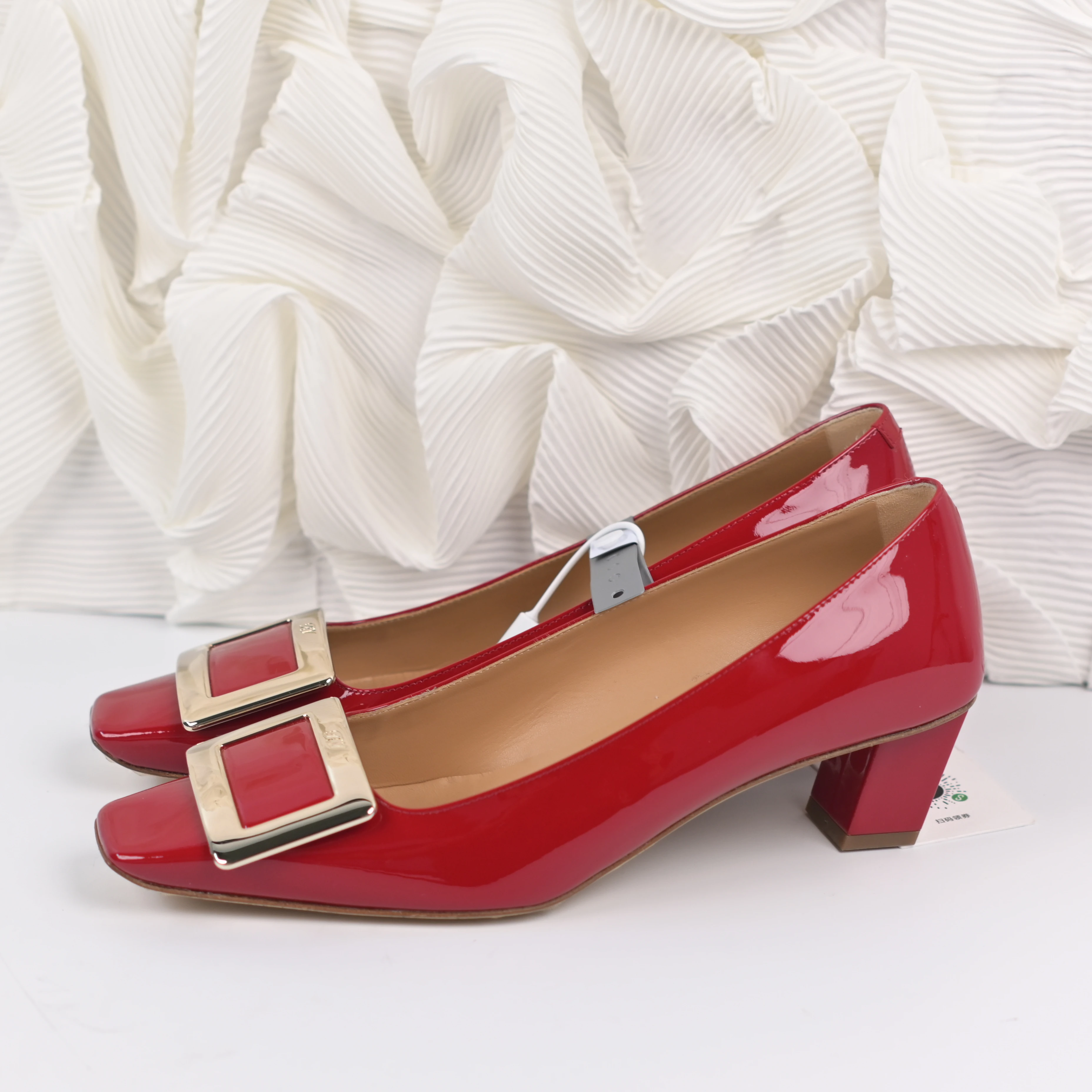 ROGER VIVIER 红色女士中跟鞋 RVW00600920-D1P-R406 商品