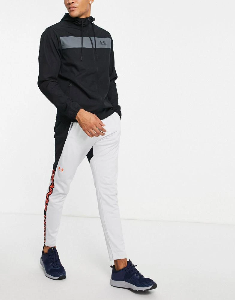 商品Under Armour|Under Armour windbreaker jacket in black and grey,价格¥477,第4张图片详细描述