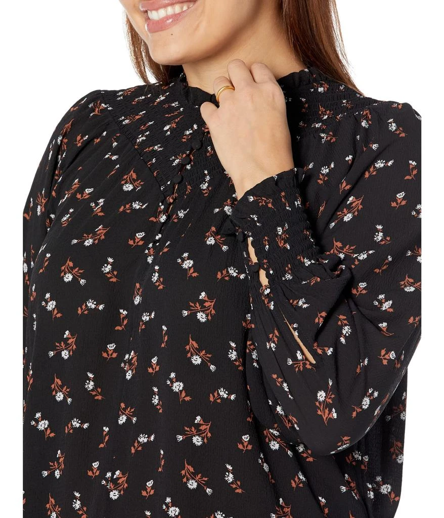 商品Madewell|Plus Embroidered Smockneck Top in Tossed Floral,价格¥330,第3张图片详细描述