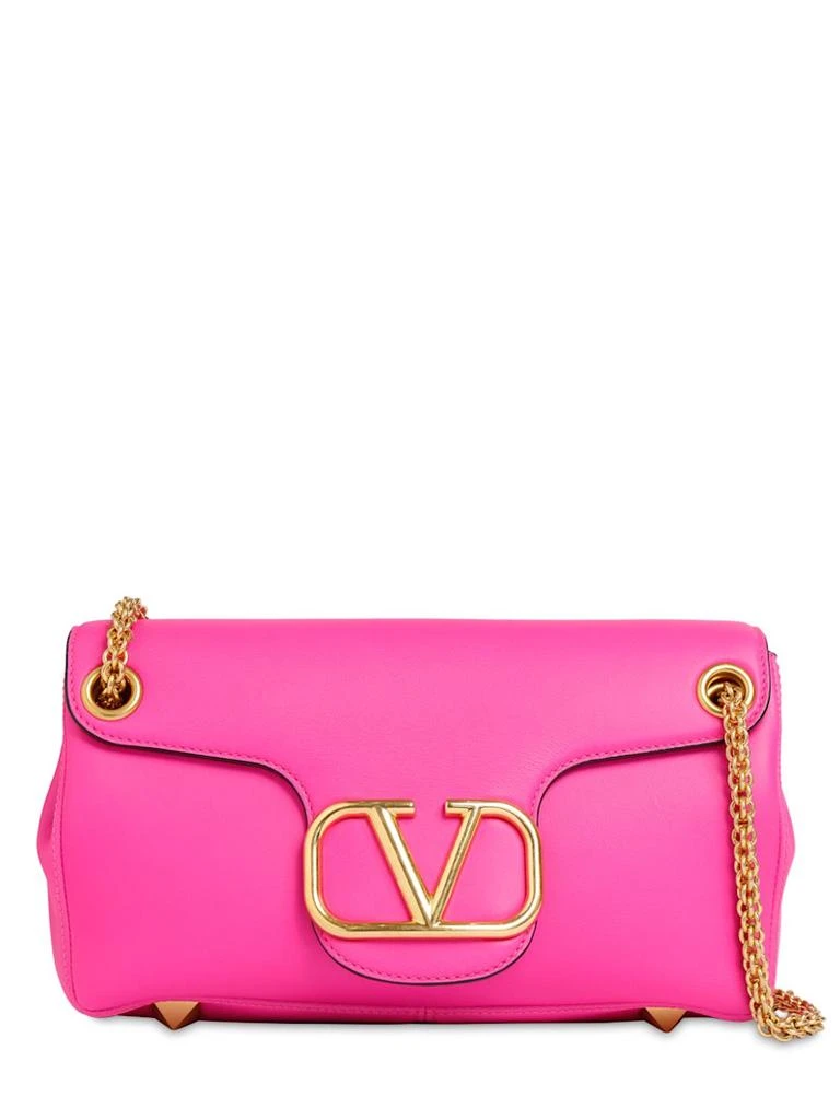 商品Valentino|铆钉&logo皮革单肩包,价格¥25185,第1张图片