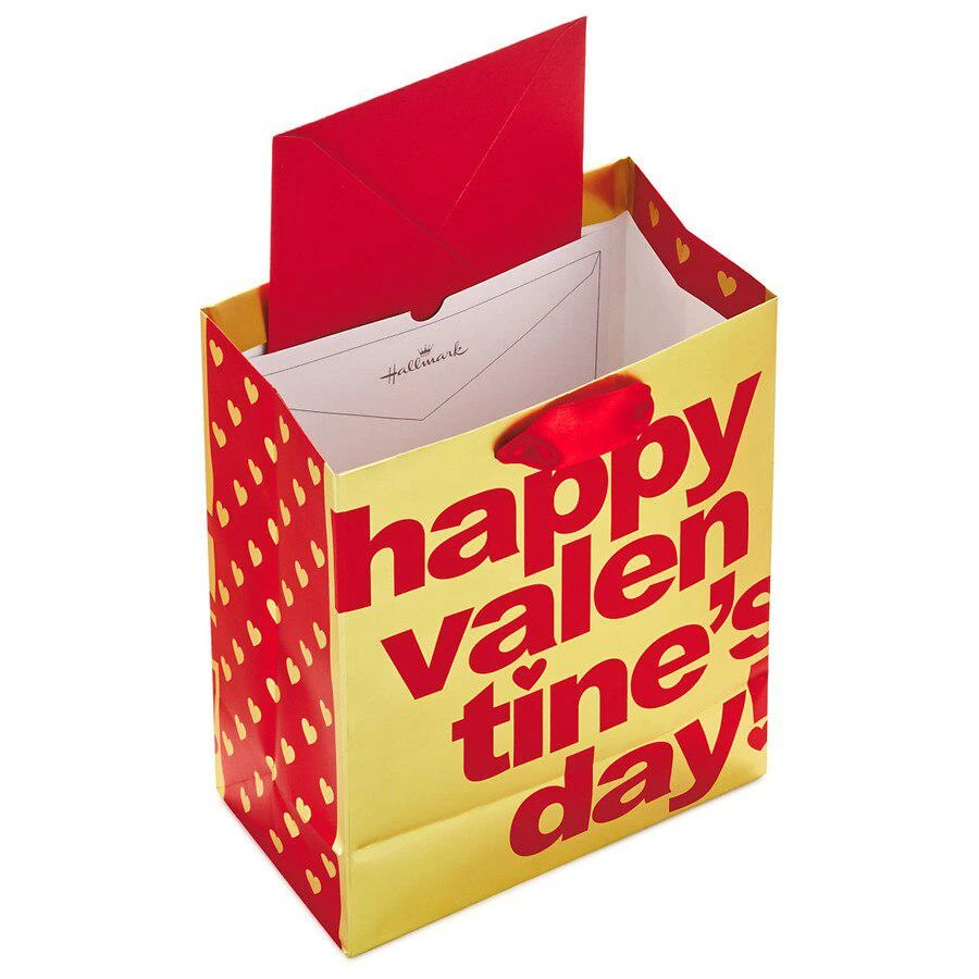 商品Hallmark|Medium Valentine's Day Gift Bag with Tissue Paper,价格¥45,第3张图片详细描述