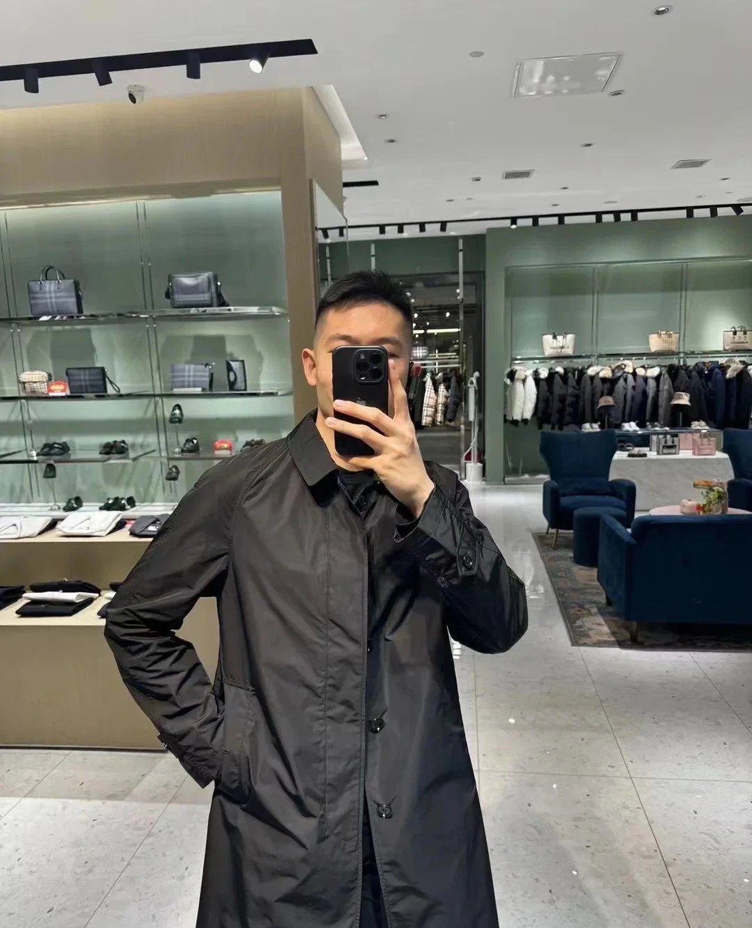 BURBERRY/博柏利 男士黑色聚酯纤维暗扣翻领中款风衣80678531 商品