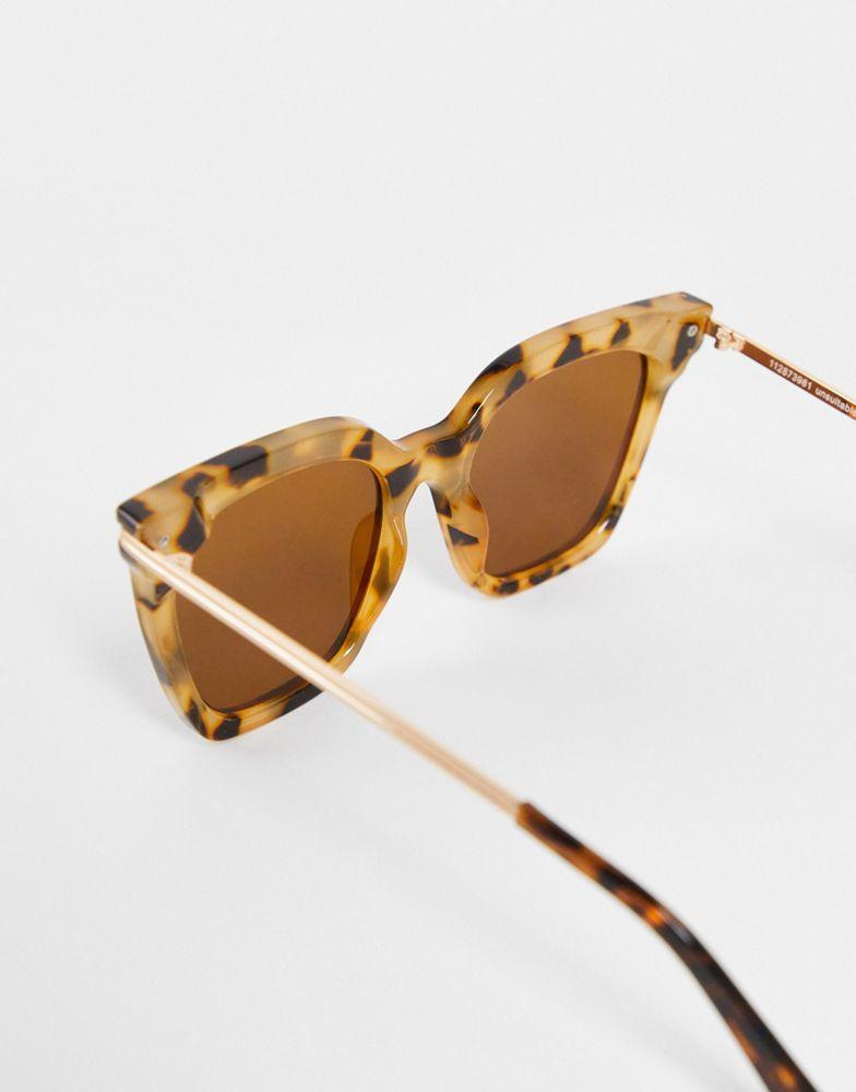 ASOS DESIGN square cat eye sunglasses with metal arms in milky tort商品第2张图片规格展示