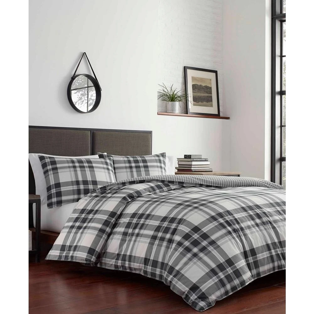 商品Eddie Bauer|CLOSEOUT! Coal Creek Plaid White Reversible 3-Piece King Quilt Set,价格¥1127,第3张图片详细描述