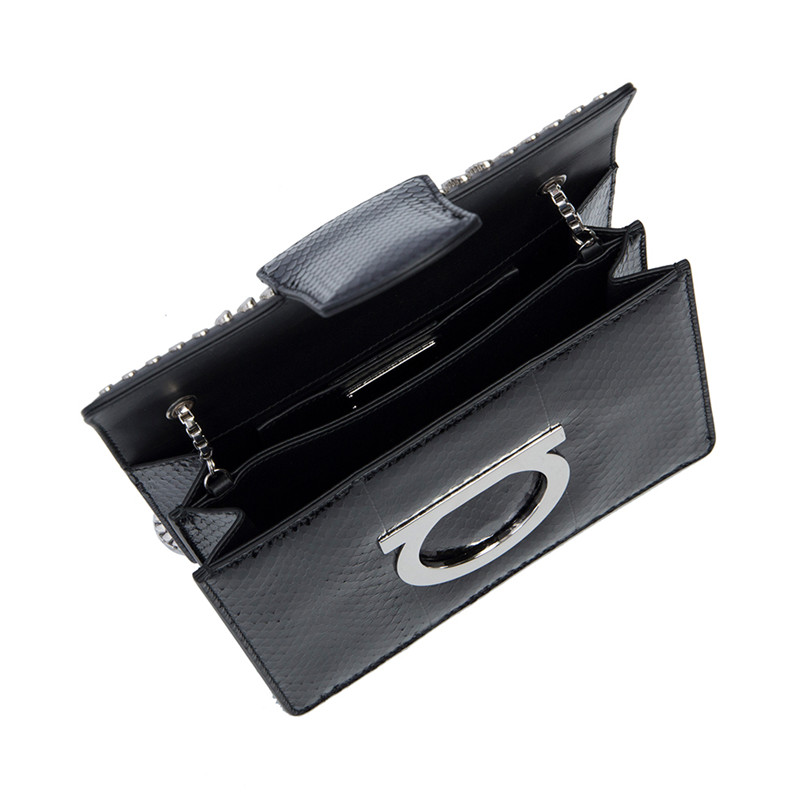 Salvatore Ferragamo 菲拉格慕 女士黑色单肩包 21-H070-1691047商品第2张图片规格展示
