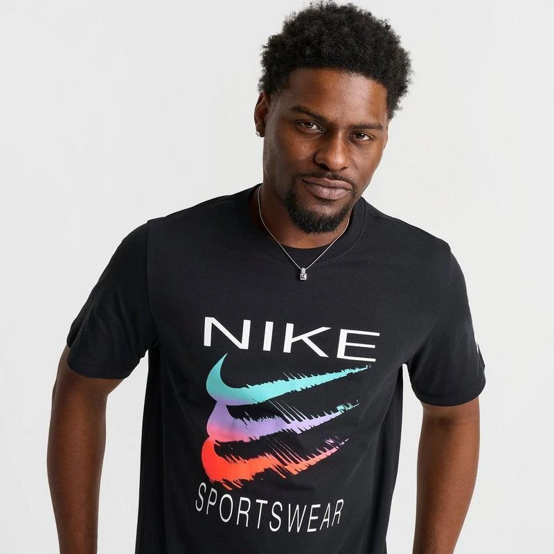 商品NIKE|Men's Nike Sportswear Triple Swoosh T-Shirt,价格¥88,第5张图片详细描述
