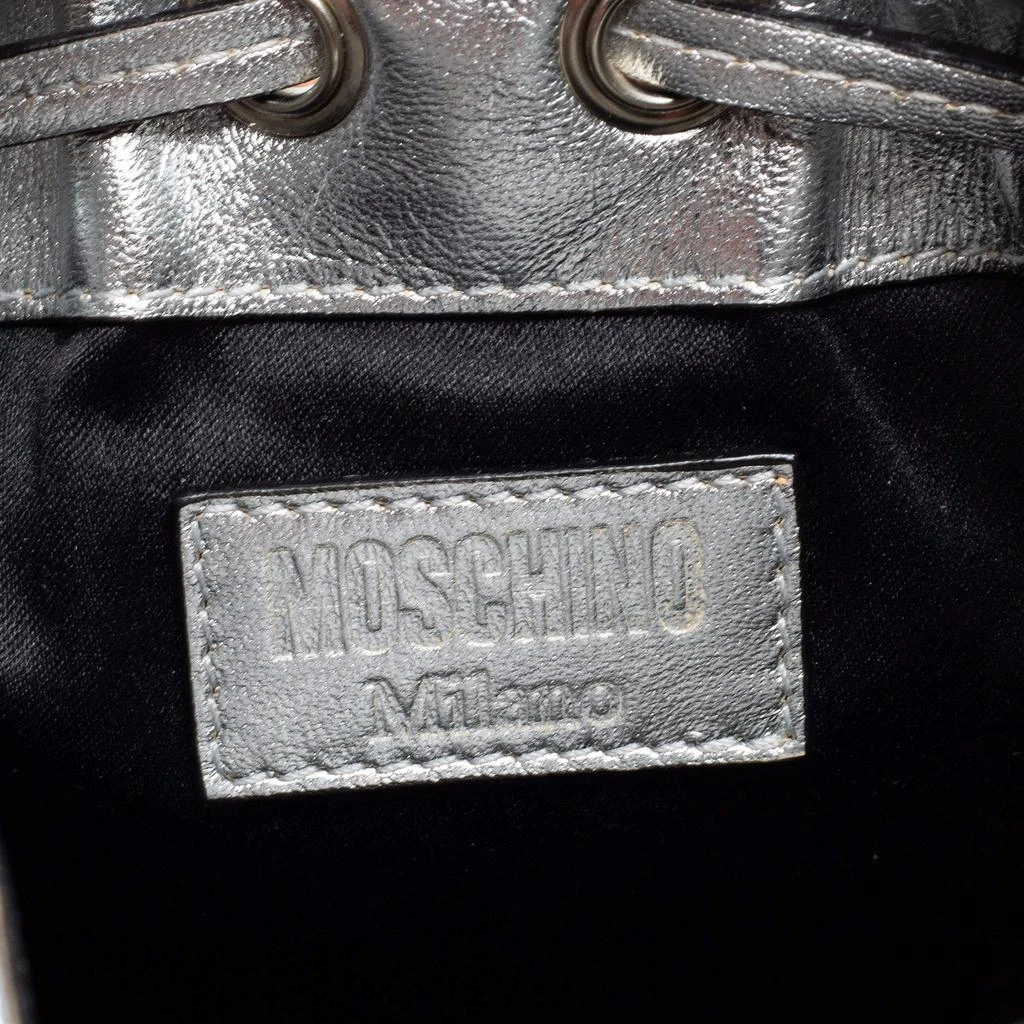 Moschino Metallic Silver Quilted Leather Logo Drawstring BackPack 商品