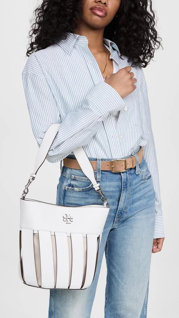 商品Tory Burch|Tory Burch 汤丽柏琦 McGraw 条纹模压桶包,价格¥3690,第3张图片详细描述
