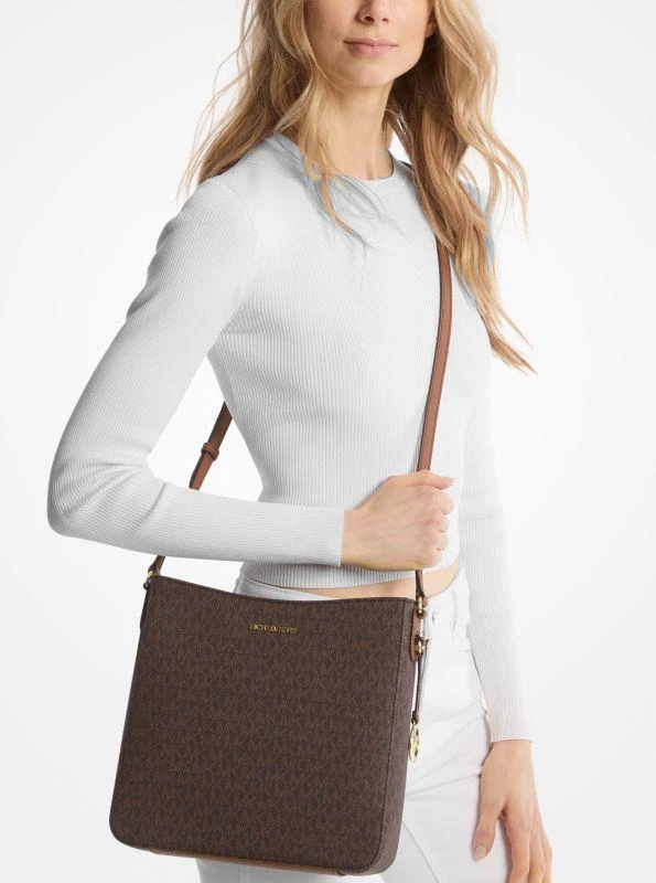 商品Michael Kors|Jet Set Travel 邮差包 老花,价格¥657,第4张图片详细描述