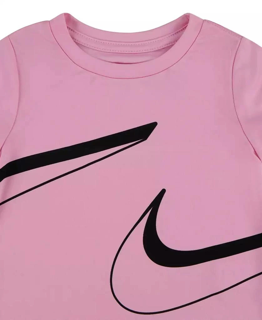 商品NIKE|Toddler Girls Dri-FIT Swoosh Logo Short Sleeve Tee and Printed Shorts Set,价格¥106,第3张图片详细描述