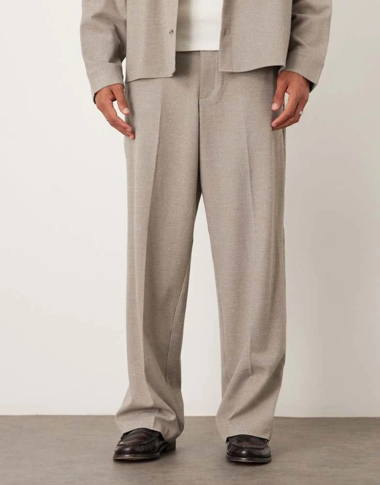 商品ASOS|ASOS DESIGN barrel leg suit trousers in neutral brushed twill,价格¥403,第1张图片详细描述