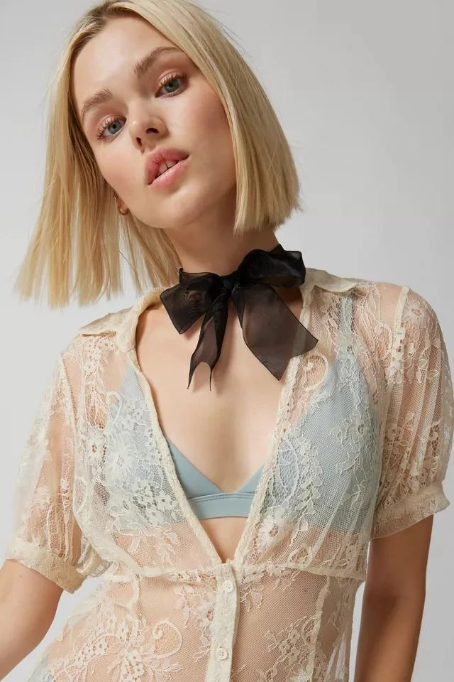 商品Urban Outfitters|UO Connie Sheer Lace Mini Dress,价格¥229,第3张图片详细描述