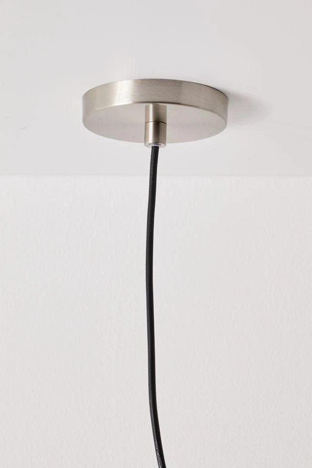 商品Urban Outfitters|Cylindrical Rattan Pendant Light,价格¥1410,第5张图片详细描述