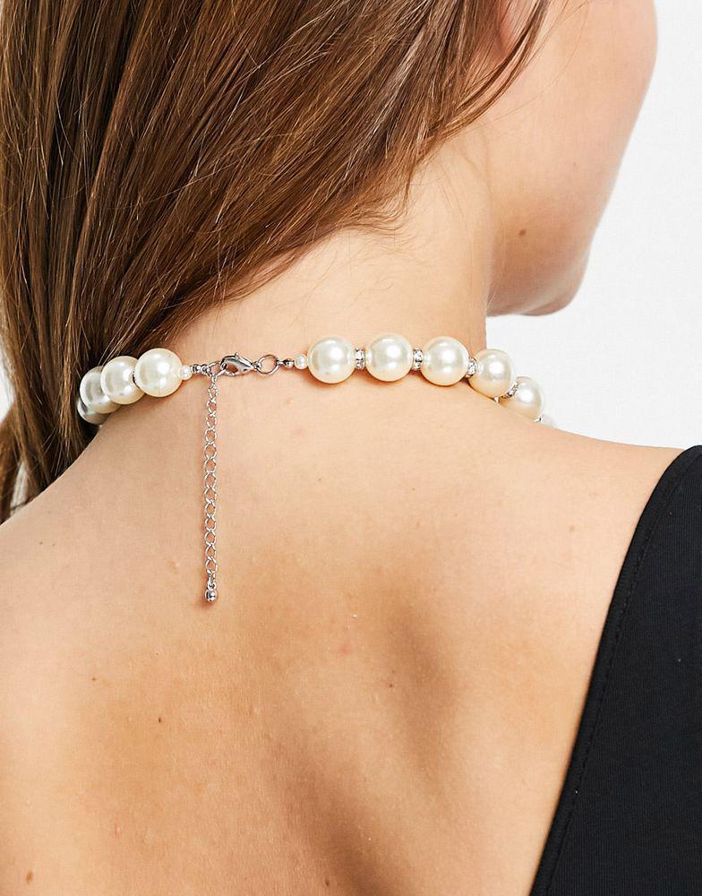 商品ASOS|ASOS DESIGN necklace with faux pearl and butterfly in silver tone,价格¥68,第5张图片详细描述